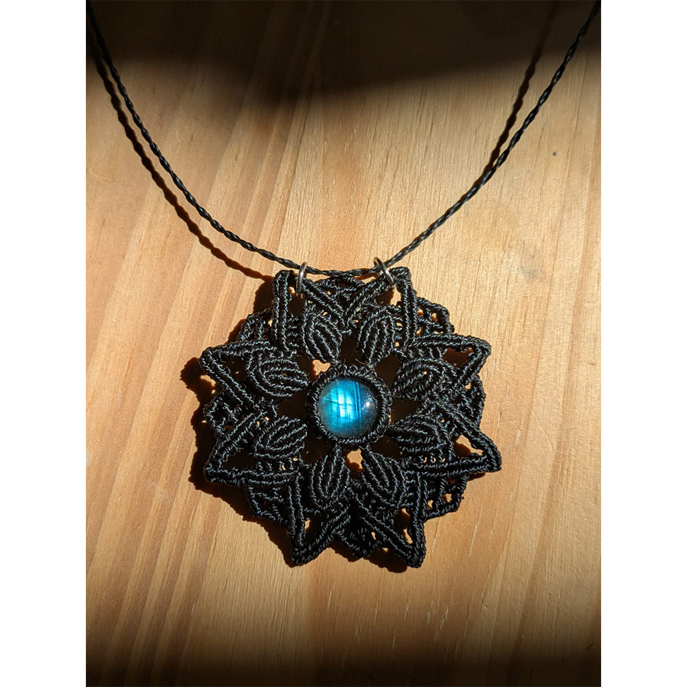 Colgante mandala con labradorita