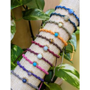 Pulseras con abalorio y corona